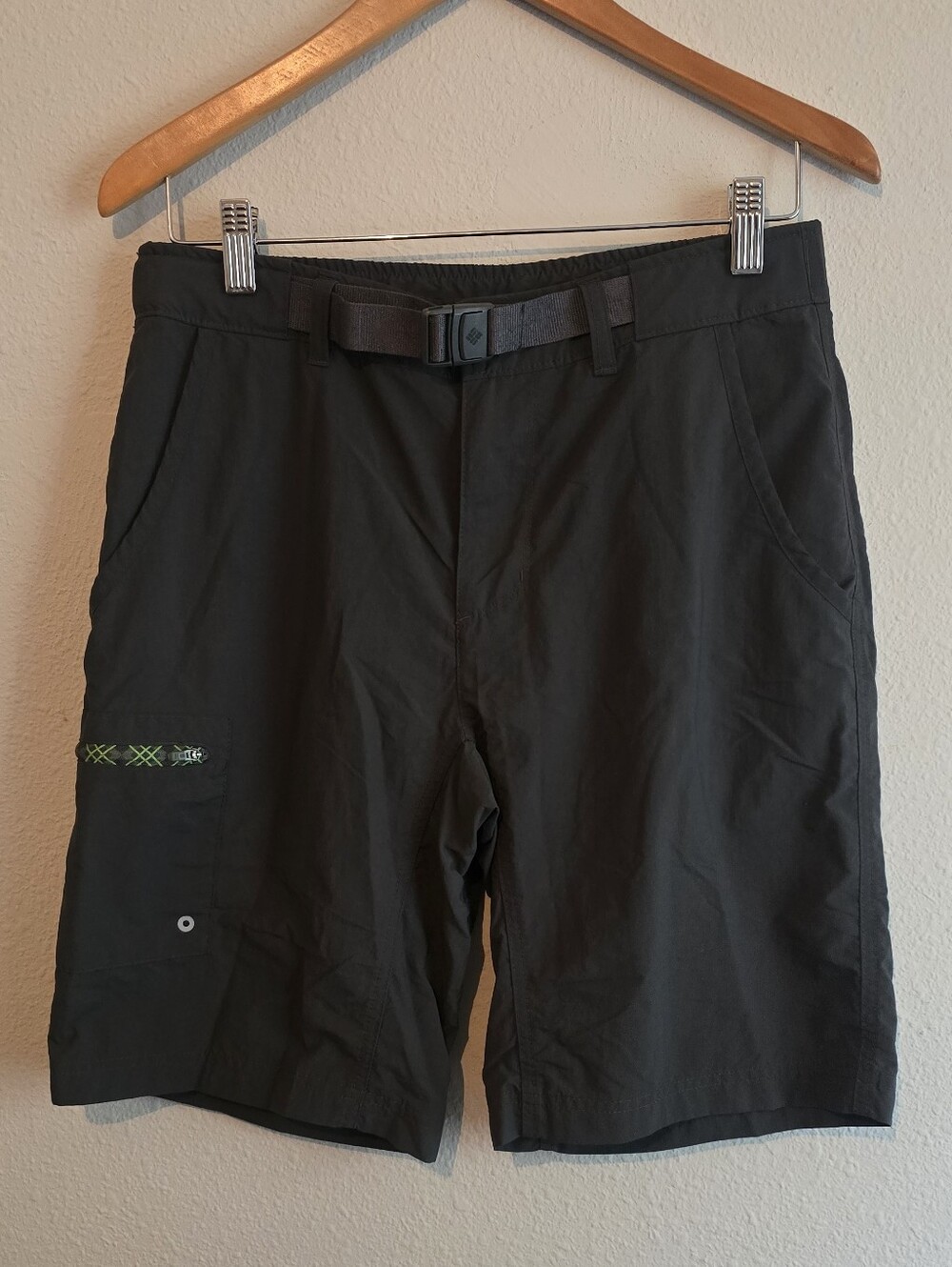 Columbia Gray Omni Shade Men's Hiking Shorts with Integrated Belt
